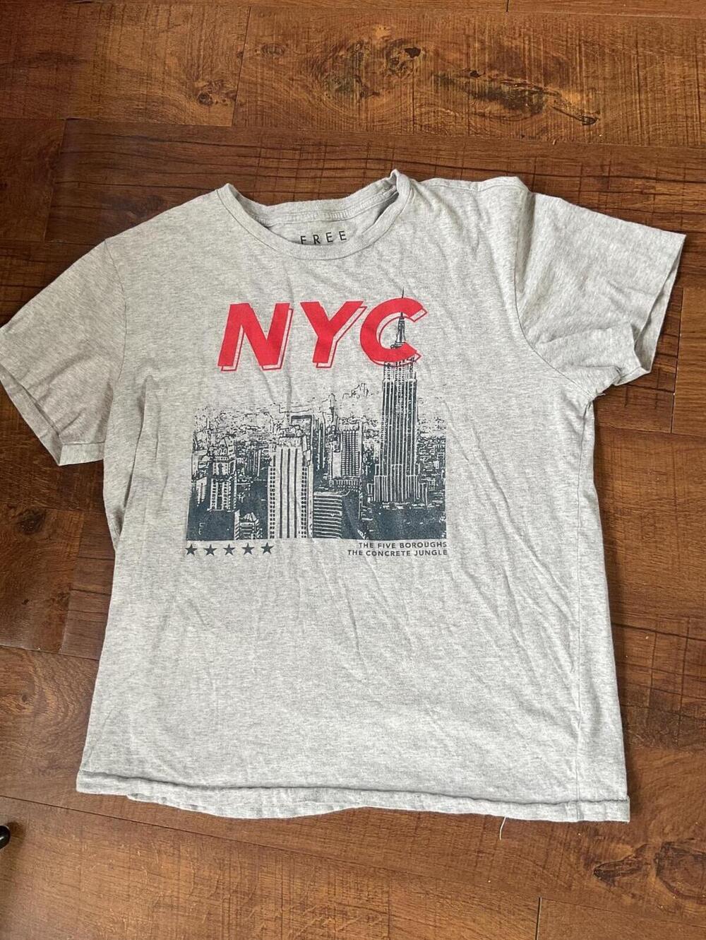 Vintage Style Free State NYC Skyline T-Shirt - Single Stitch - Twin Towers L